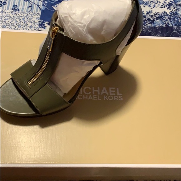 michael kors olive sandals